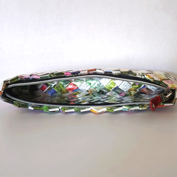 Nahui Ollin Unique Weaved Multi-color Floral Paper Folding Technique Clutch - Picture 5 of 6